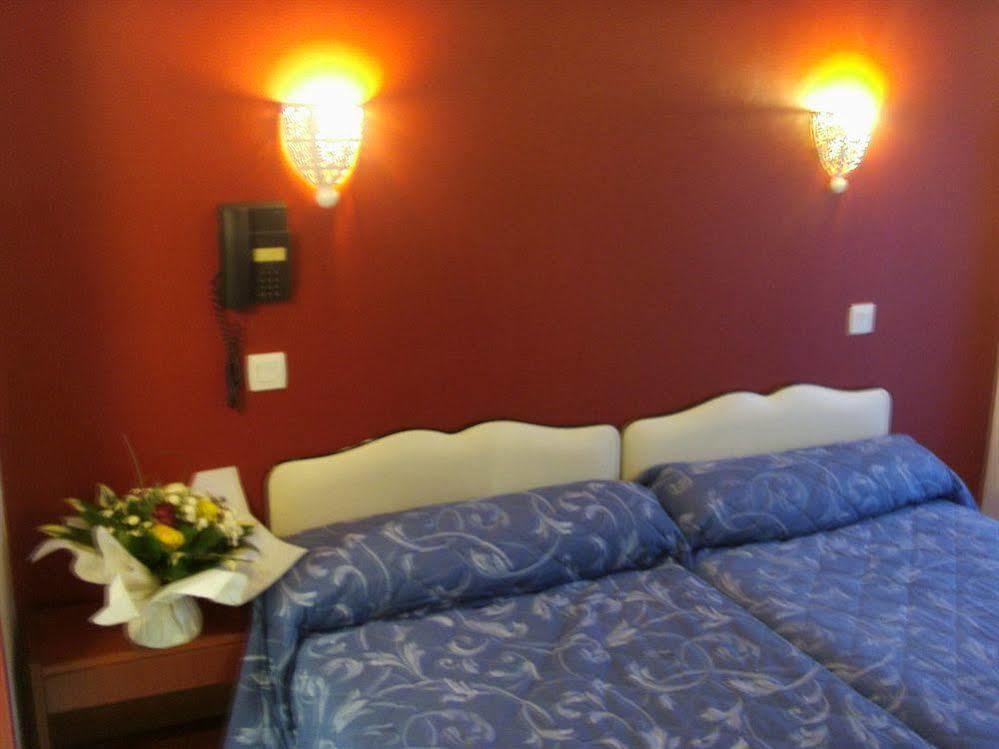 Hotel Ocean Lourdes Rum bild